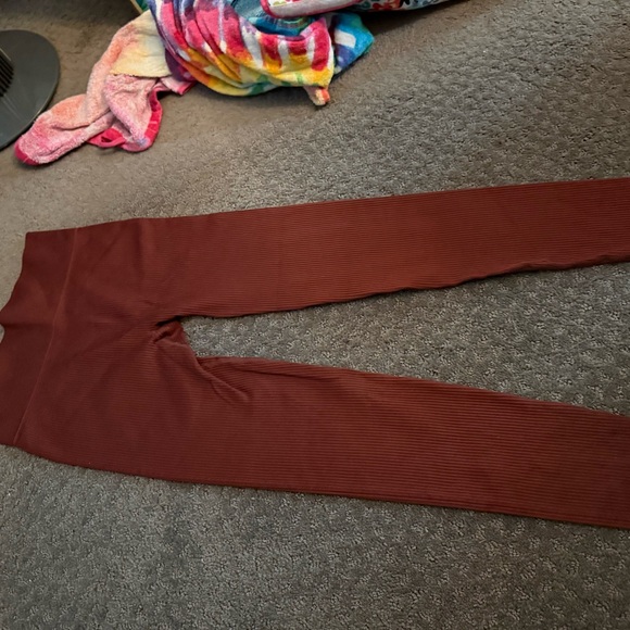 Rust Red Ribbed Leggings - Picture 2 of 2